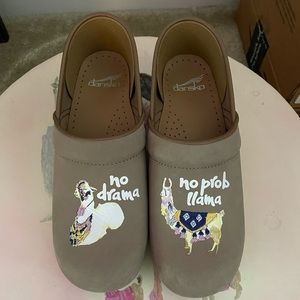 Dansko Women’s Twin Pro Llama Clog 8.5-9 M